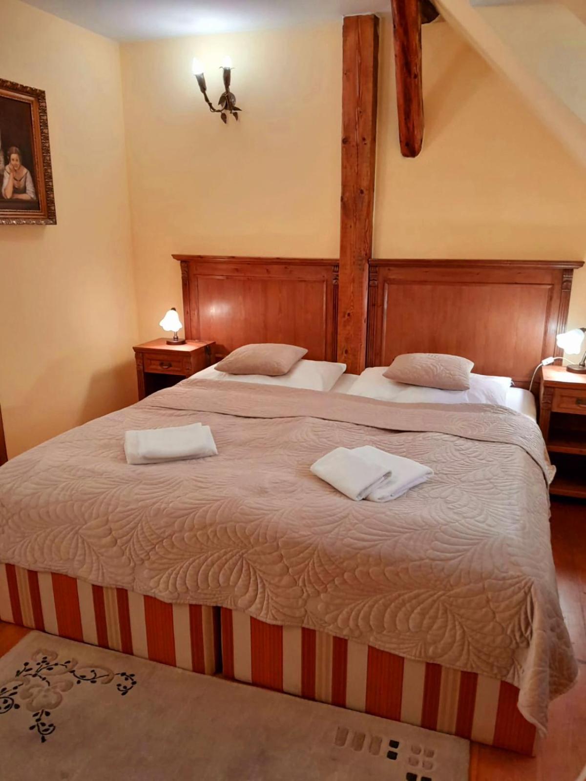 Penzion Cosmopolitan Ii. Banská Štiavnica Exterior foto