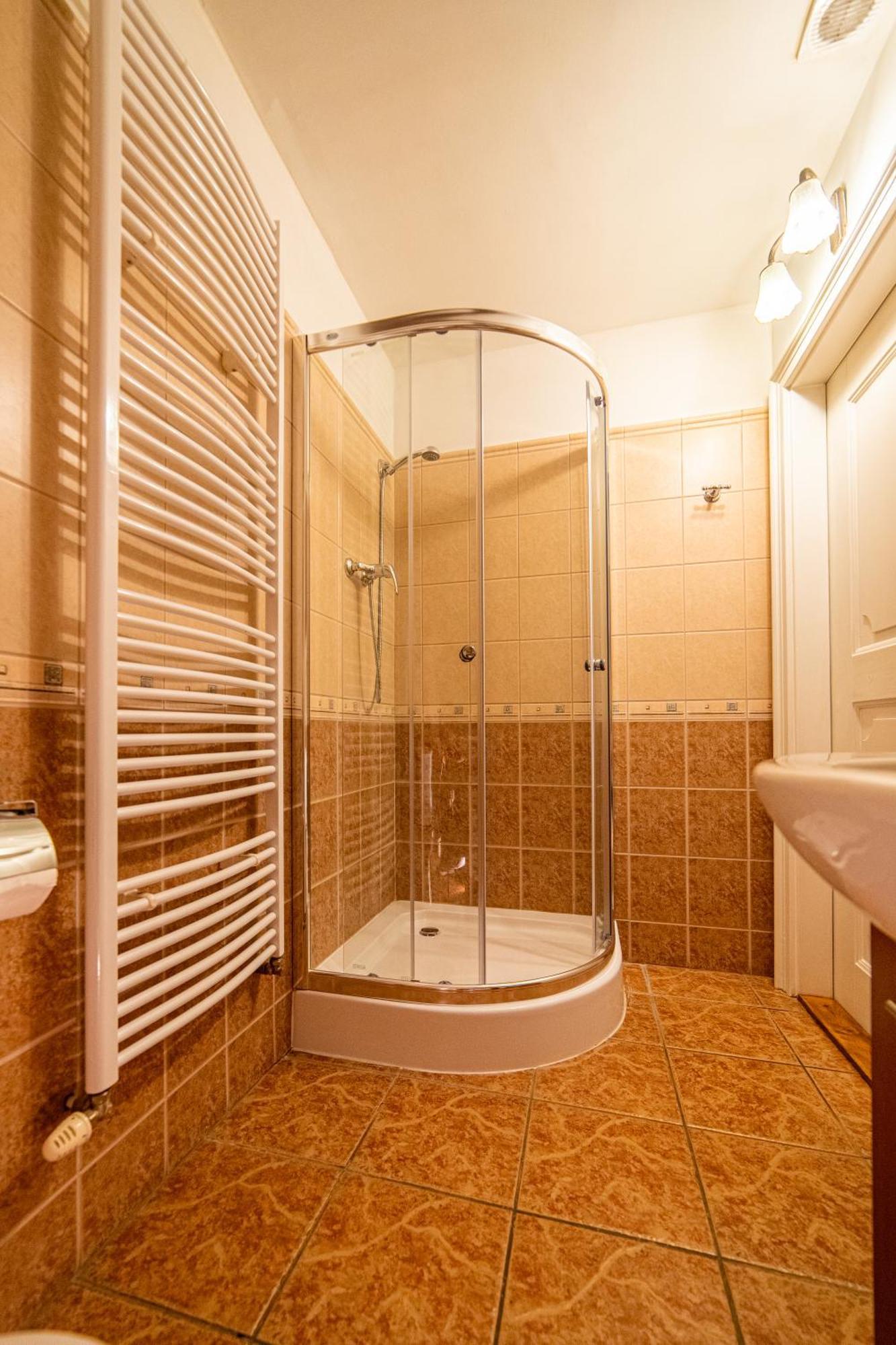 Penzion Cosmopolitan Ii. Banská Štiavnica Quarto foto